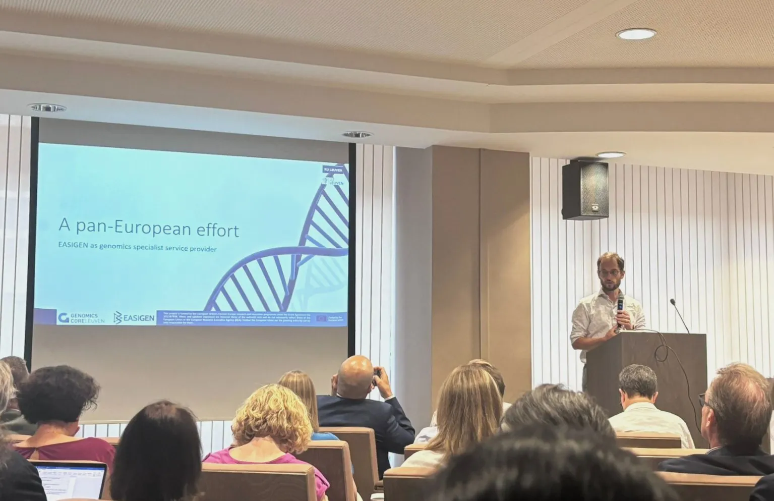 Wouter Bossuyt from KULeuven presenting EASIGEN-DS